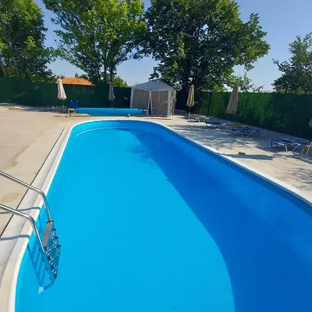 бела * Tărgovište