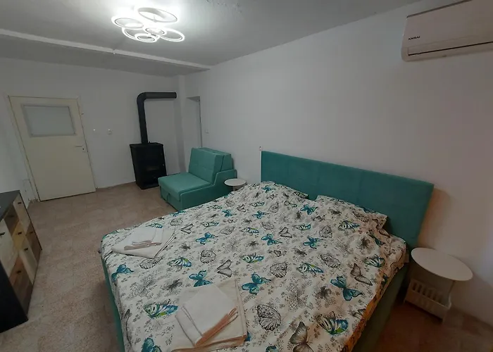 бела Ваканционна къща Търговище