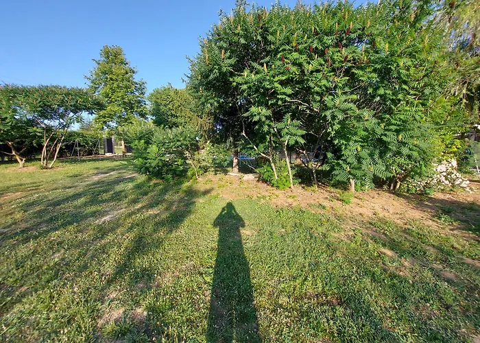 бела Ваканционна къща *