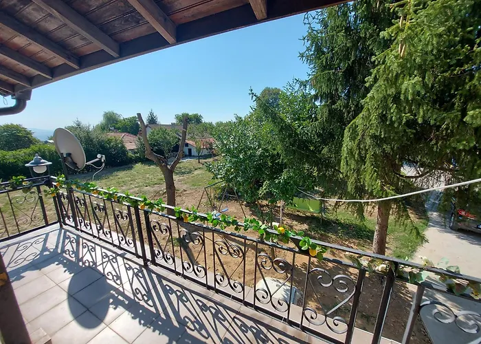 бела Ваканционна къща *